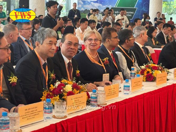 Khai mạc VWS