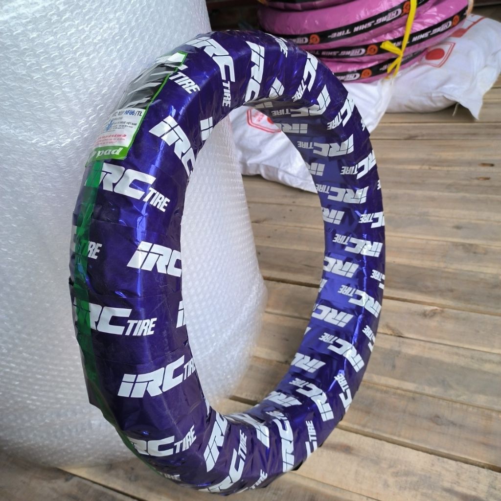 Lốp không săm IRC xe Air Blade 125, Vision sau 90/90-14 6 Lốp không săm IRC xe Air Blade 125, Vision sau 90/90-14 - Ảnh 6