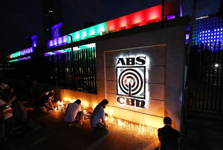 ABS-CBN: Innovation and Excellence in Philippine Media 1 ABS-CBN
