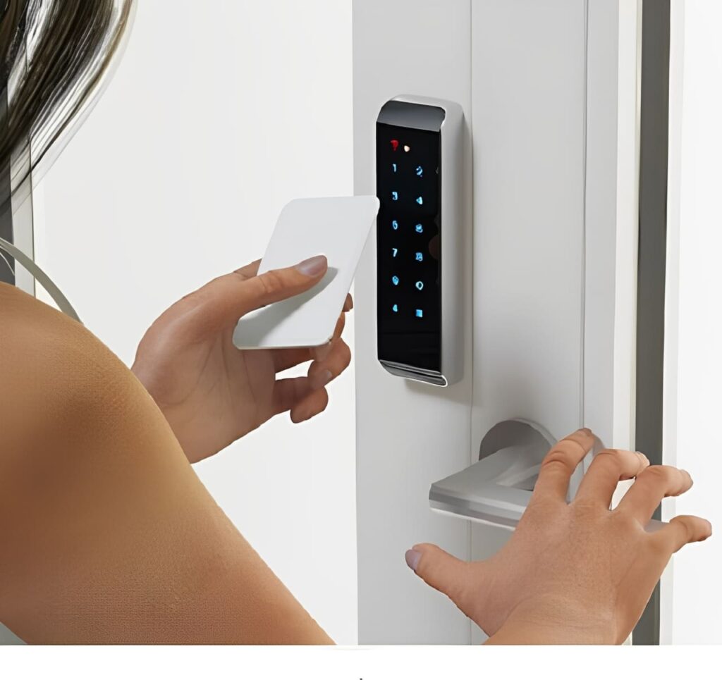 Cài đặt thẻ từ chủ và thẻ từ người dùng