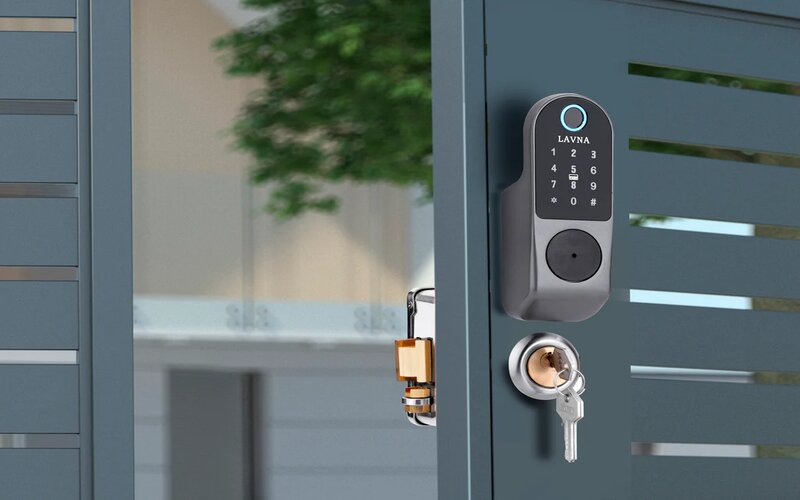 chức năng khóa vân tay cổng sắt 