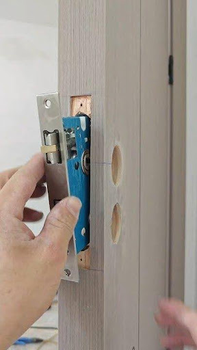 Hướng dẫn tháo ổ khoá cũ