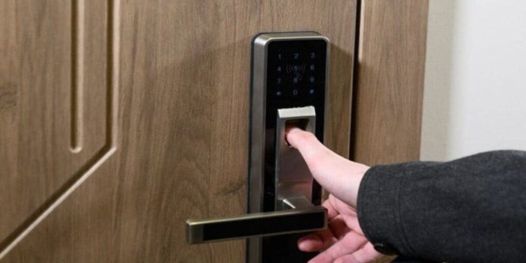 Cấu tạo và nguyên lý hoạt động của khóa cửa điện tử