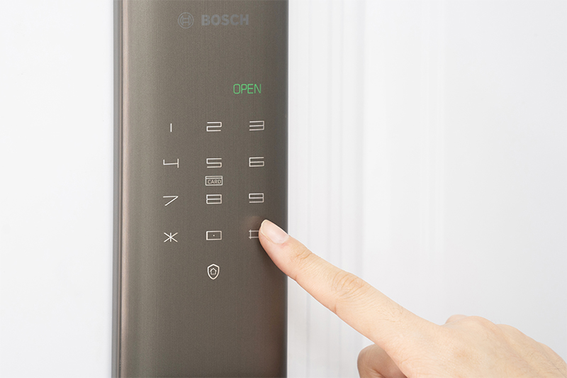 Khóa cửa điện tử Bosch FU 780KB Copper khoa cua dien tu bosch fu 780kb copper 1