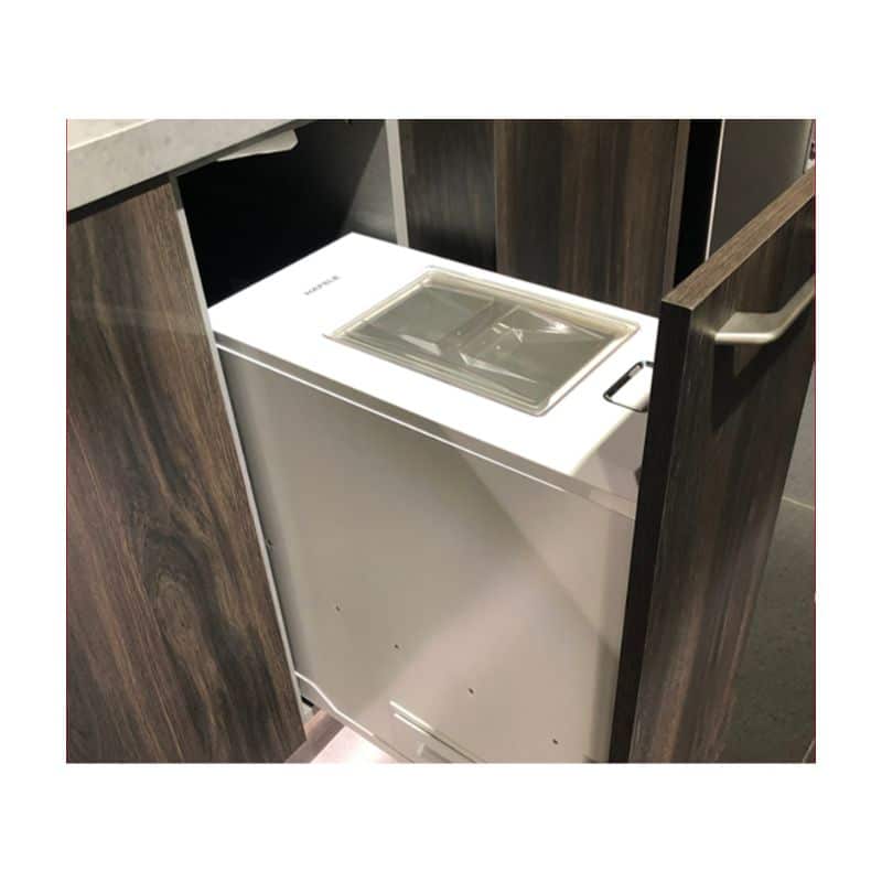 Ảnh thực tế thùng đựng gạo gắn cánh Hafele Spinto 549.32.758 Ảnh thực tế thùng đựng gạo gắn cánh Hafele Spinto 549.32.758