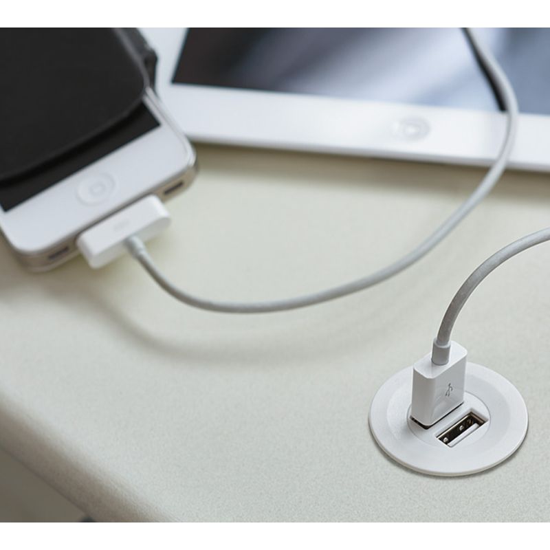Ảnh thực tế cổng sạc USB 12V Hafele 833.73.752 Ảnh thực tế cổng sạc USB 12V Hafele 833.73.752