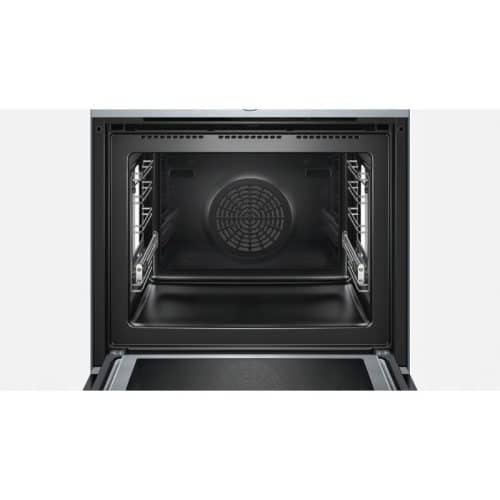 Bên trong lò nướng kết hợp vi sóng Bosch HNG6764S1A