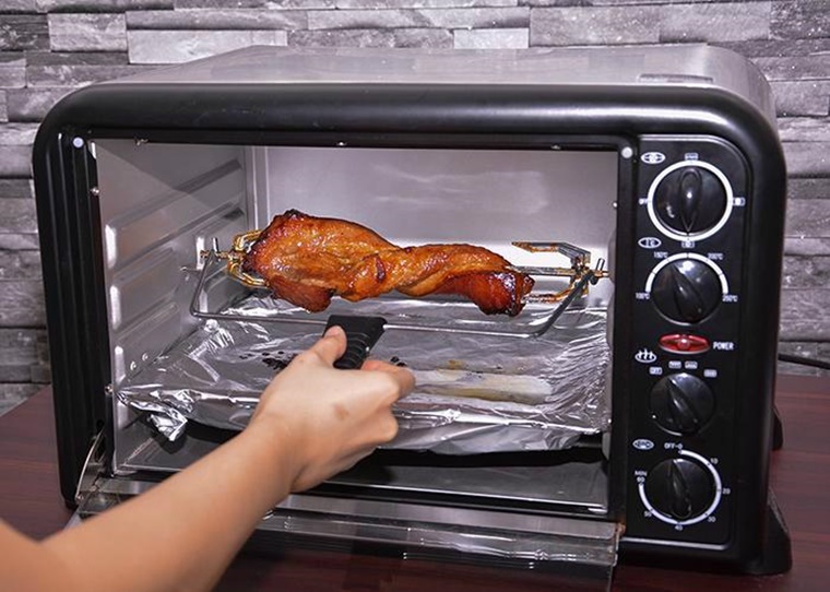 Những lưu ý về cách sử dụng lò nướng bạn nên biết? 7 ve sinh lo nuong