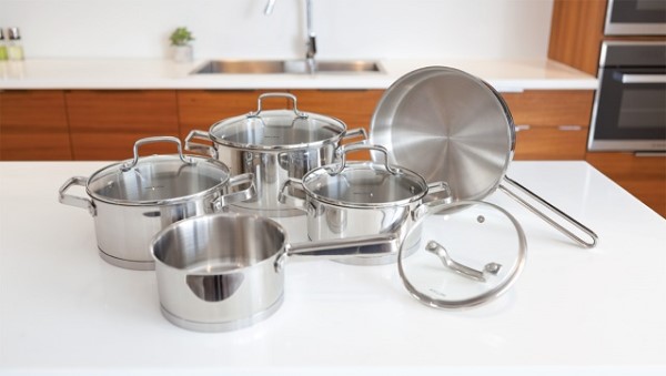 Cách sử dụng bếp từ malloca 2 Bếp từ malloca nên dùng bộ nồi nào