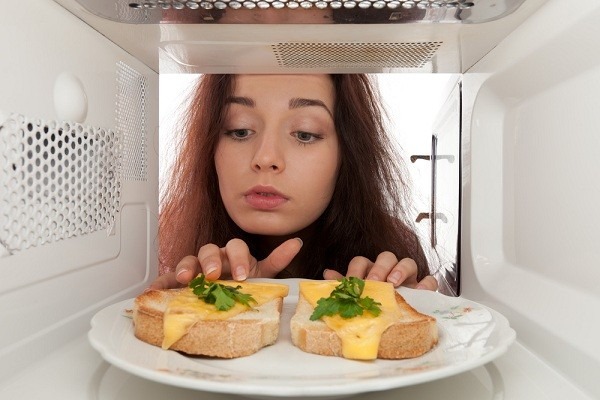 CÔNG DỤNG VÀ CÁCH SỬA CHỮA CƠ BẢN ĐĨA QUAY LÒ VI SÓNG 3 Đĩa quay lò vi sóng không hoạt động
