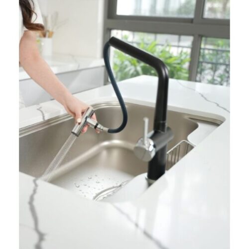 Vòi rửa bát nóng lạnh Konox Volta Black có dây rút 4 Dây rút vòi rửa bát nóng lạnh Konox Volta Black có dây rút