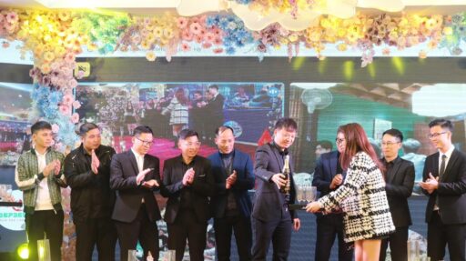 Cùng nhau nhìn lại chặng đường phát triển của năm qua Cùng nhau nhìn lại chặng đường phát triển của năm qua