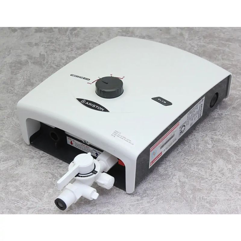 Ảnh thực tế máy nước nóng Ariston SB35PE-VN 3.5KW Ảnh thực tế máy nước nóng Ariston SB35PE-VN 3.5KW