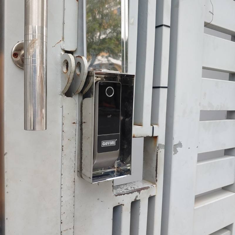 Thực tế Khóa cửa cổng Giovani GSL-W611MD Thực tế Khóa cửa cổng Giovani GSL-W611MD