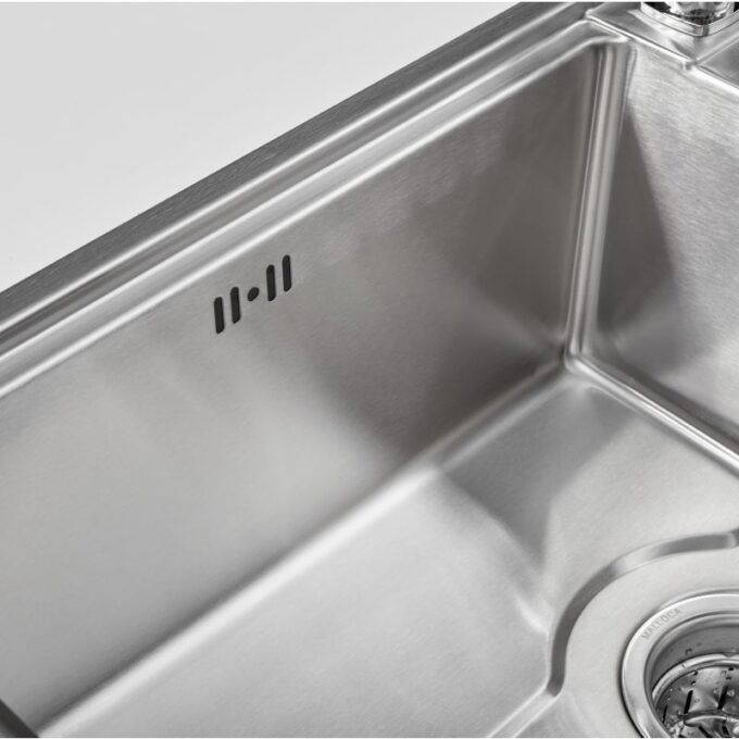 Chậu rửa bát inox 2 hố Malloca MS 5082W 6 Cạnh chậu rửa bát Malloca MS 5082W