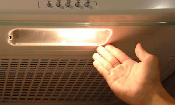 Máy hút mùi cổ điển 70cm Malloca H107W ( Màu trắng) 8 H107W đèn Halogen chiếu sáng