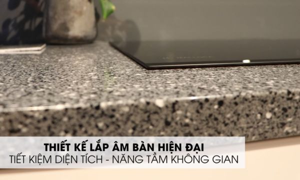 Bếp hồng ngoại 3 vùng nấu Malloca MH-03R / Mặt kính Eurokera 7 Kiểu dáng hiện đại, sang trọng