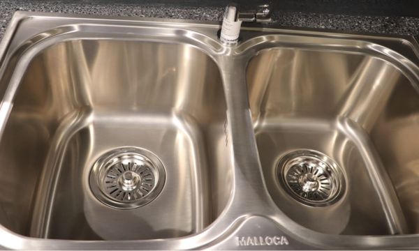 Chậu rửa chén Inox Malloca MS 1011 NEW 11 MS 1011 NEW thiết kế 2 hộc rửa rộng rãi