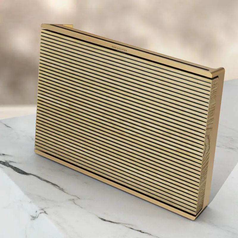Loa Bluetooth B&O Beosound Level Gold 6 Ảnh Thực Tế Loa Bluetooth B&O Beosound Level Gold