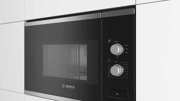 so sanh lo vi song bosch bel520ms0k voi san pham cung muc gia cua hafele electrolux 1