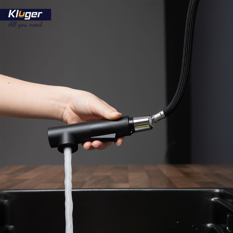 Vòi rửa bát nóng lạnh Kluger KLF0001B có dây rút 7 Ảnh đầu vòi Kluger KLF0001B có dây rút