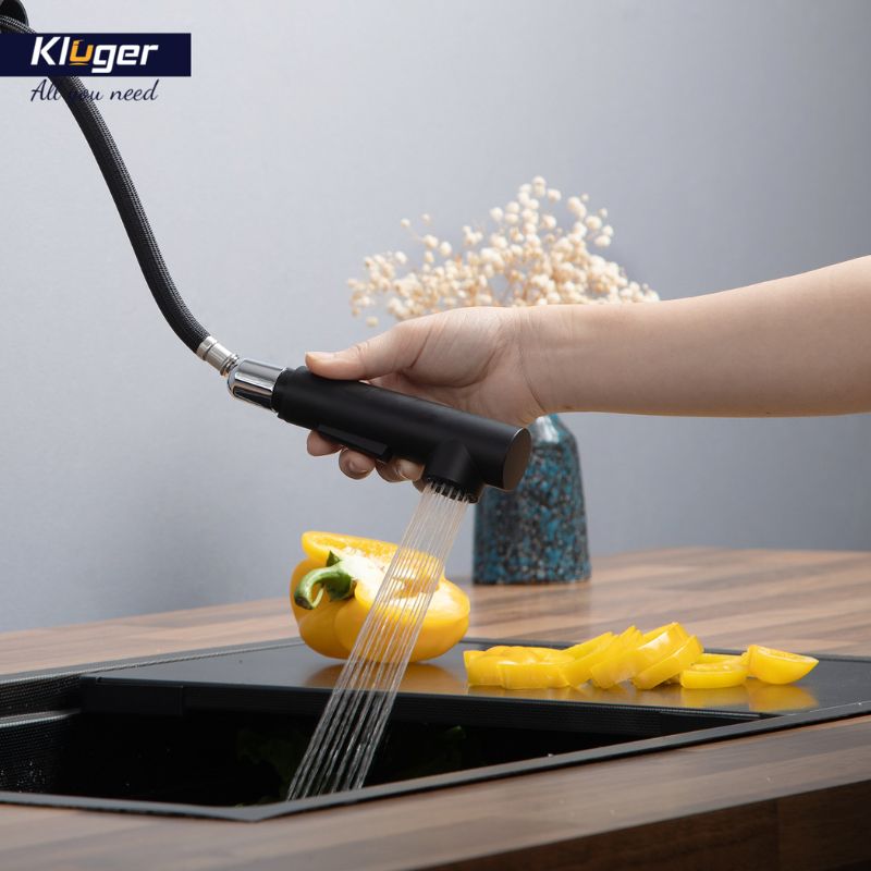 Vòi rửa bát nóng lạnh Kluger KLF0001B có dây rút 6 Ảnh vòi sịt Kluger KLF0001B có dây rút