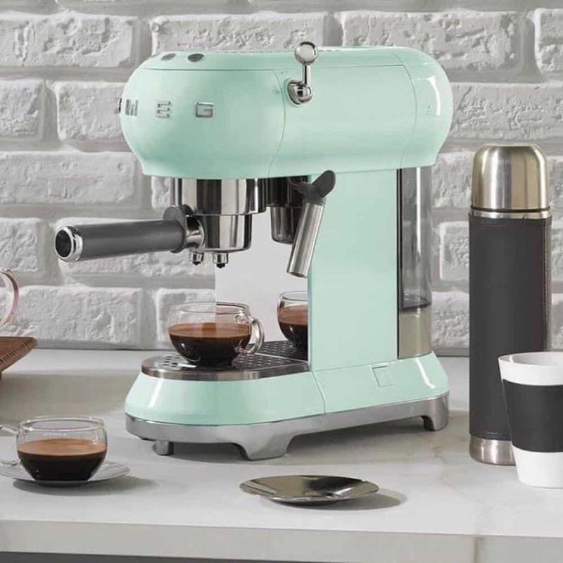 Máy pha cafe màu lục Smeg ECF01PGEU 535.43.651 4 Máy pha cafe màu lục Smeg ECF01PGEU 535.43.651