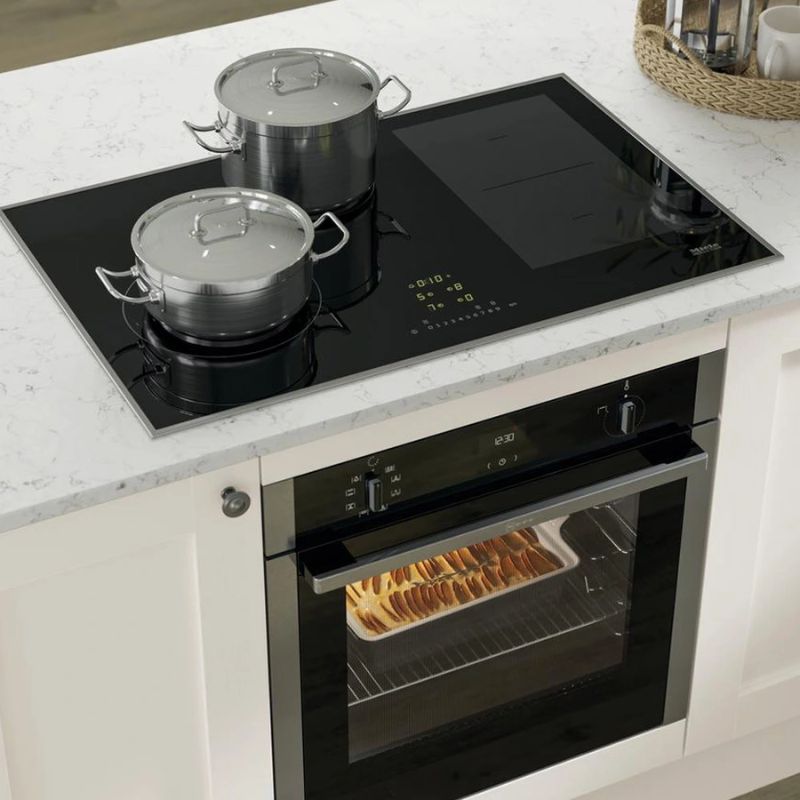 Bếp từ đa điểm Miele 4 vùng nấu KM 7474 FL lắp âm 4 Ảnh bếp từ đa điểm Miele 4 vùng nấu KM 7474 FL lắp âm