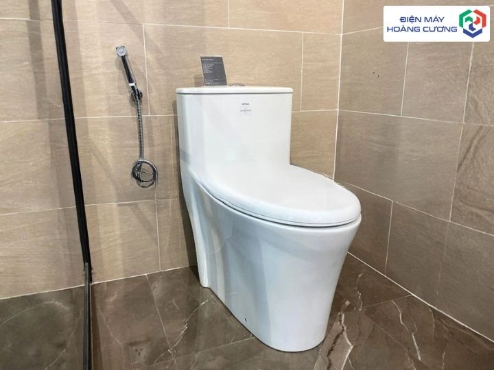 Bồn cầu một khối Kobe II Hafele 588.79.417 10 Bồn cầu một khối Kobe II 588.79.417 thiết kế liền khối