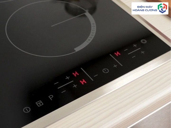 Top Bếp Từ Zanussi Nhập Khẩu Châu Âu Đáng Mua Nhất 2026 8 Bếp từ Zanussi bảng điểu khiển dễ dùng