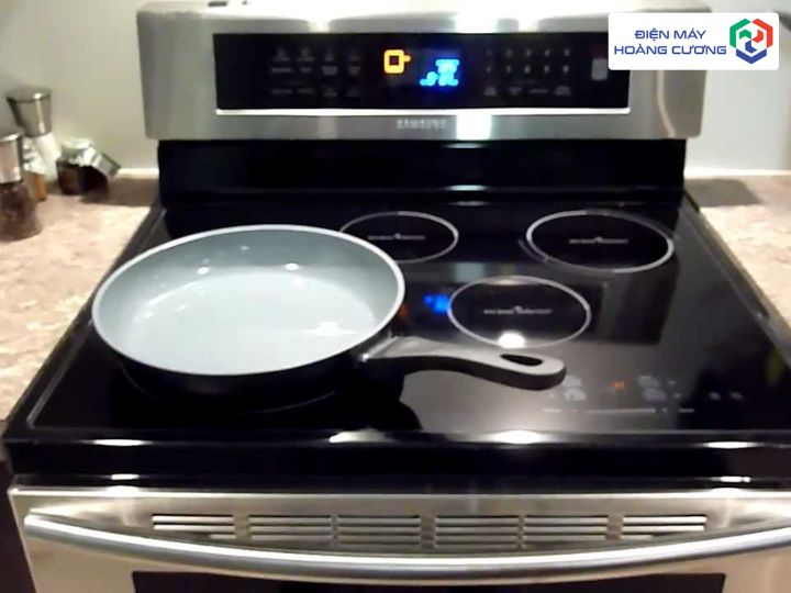 Bếp từ Maytag kèm lò 