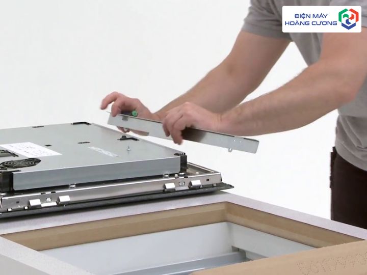 kiểm tra kích thước bếp từ âm