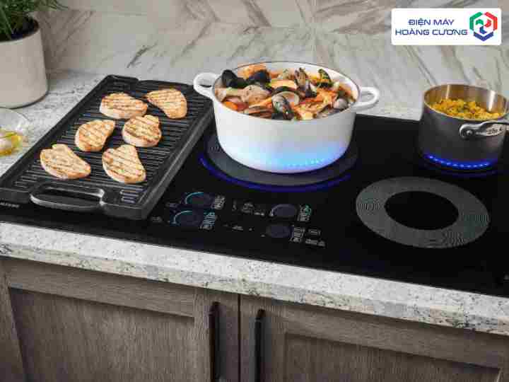 Nấu ăn với bếp từ Maytag
