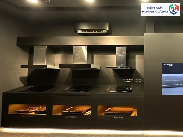 gian hàng bếp từ Junger tại showroom Quảng Ninh