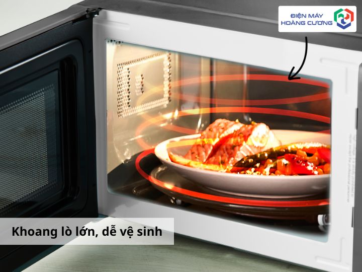 Khoang lò lớn, dễ vệ sinh