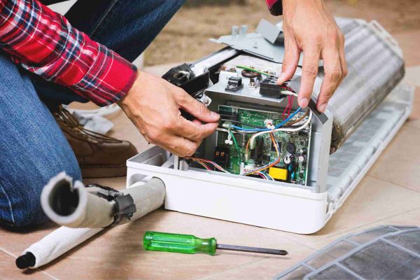 Máy lạnh SHARP không lạnh sâu? 8 Khi nào cần gọi thợ kỹ thuật?