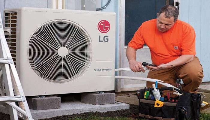 Kiểm tra dàn nóng máy lạnh SHARP