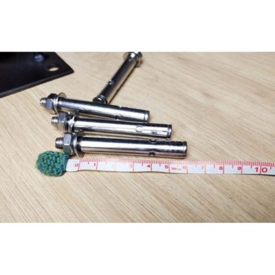 Đóng tắc kê và lắp móc treo quạt