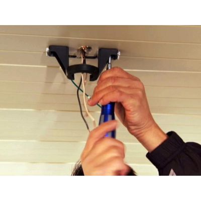 Lắp mặt bích và cố định quạt