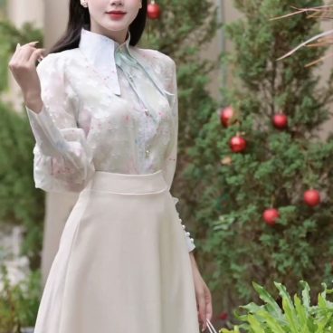 Adeline house - Sét Áo sơ mi cổ đức họa tiết nơ xanh kiểu cổ dài - TK169.1