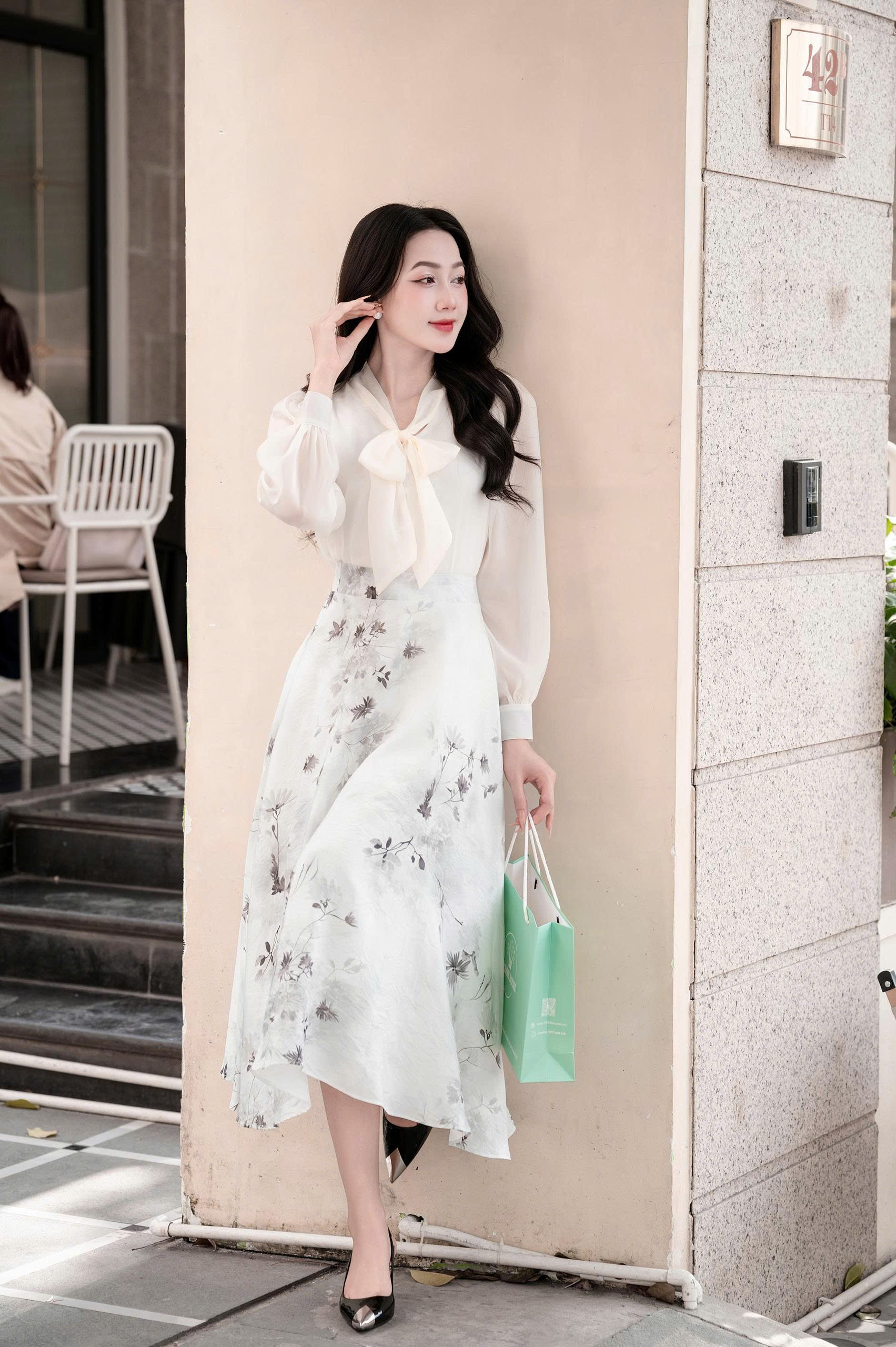 Adeline house - Set Áo Nơ & Váy Midi Họa Tiết Thủy mặc Adeline house - Set Áo Nơ & Váy Midi Họa Tiết Thủy mặc - Ảnh 6