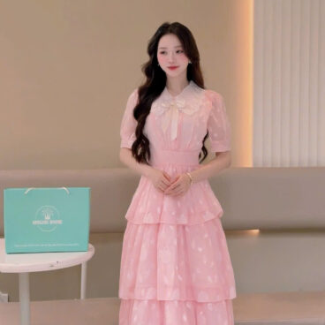 ADELINE HOUSE -  Đầm Maxi Hồng Pastel Cổ Ren Nơ Tay Phồng Dáng Xòe Tầng Nàng Thơ Thanh Lịch– TK200.2