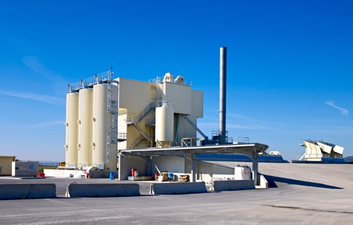 P35 Collage Web Images Asphalt Plants ID2