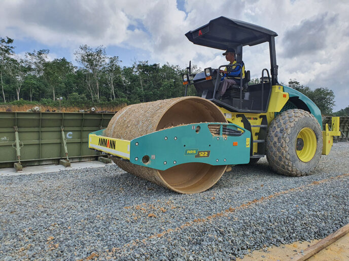 Lu Ammann ARS122 là dòng máy lu rung một trống chất lượng cao từ thương hiệu Ammann, được phân phối chính thức tại Việt Nam bởi Công ty TNHH Thiết bị Multico Việt Nam.