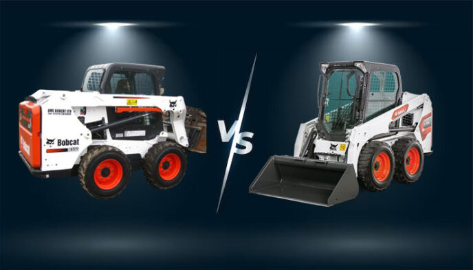 Nên mua máy xúc Bobcat S450 hay S550 lựa chọn thông minh cùng Multico Việt Nam Hình ảnh so sánh máy xúc Bobcat S450 và Bobcat S550 thể hiện rõ sự khác biệt về kích thước và công suất của hai dòng máy. Máy Bobcat S450 nhỏ gọn, phù hợp với không gian làm việc hạn chế và các công việc nhẹ đến trung bình. Trong khi đó, Bobcat S550 có kích thước lớn hơn cùng công suất mạnh mẽ hơn, đáp ứng tốt các công việc nặng, tải trọng nâng cao và hiệu suất làm việc liên tục. Cả hai máy đều được trang bị cabin tiện nghi, hệ thống thủy lực hiện đại, phù hợp đa dạng các ứng dụng xây dựng và công nghiệp.