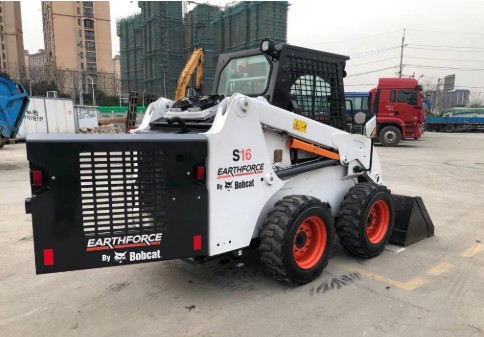 Máy xúc Bobcat S16 có tốt không giải đáp chi tiết từ Multico Việt Nam Hình ảnh máy xúc Bobcat S16 tại Multico Việt Nam thể hiện thiết kế nhỏ gọn, hiện đại cùng khả năng vận hành linh hoạt.