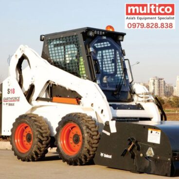 Máy xúc lật BOBCAT S18