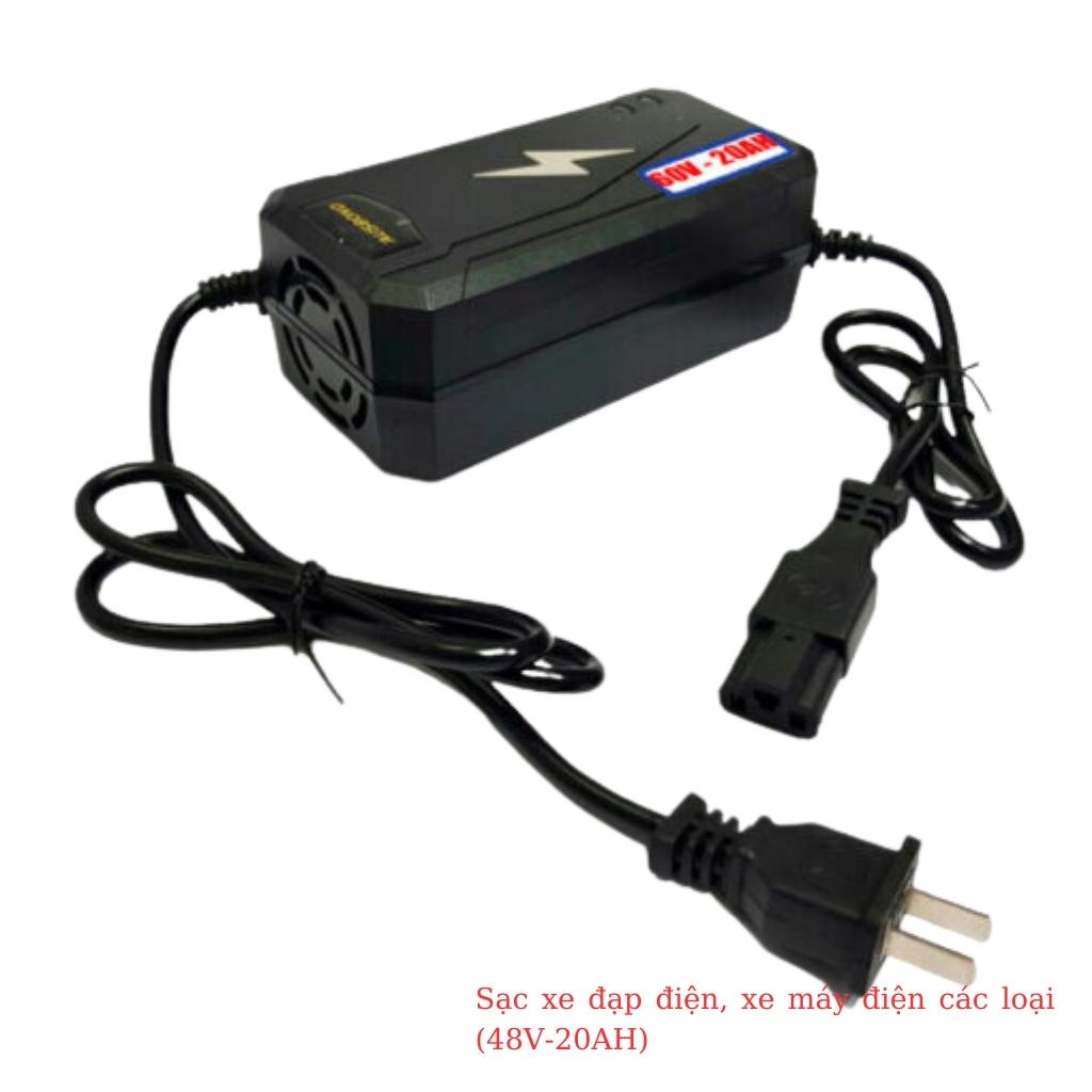 Sạc xe đạp điện, xe máy điện các loại (60V-20AH) chân vuông cao cấp 1 Sạc xe đạp điện, xe máy điện các loại (60V-20AH) chân vuông cao cấp