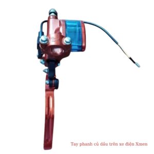 Tay phanh củ dầu trên xe điện Xmen 6 tay phanh cu dau xe dien xmen 3