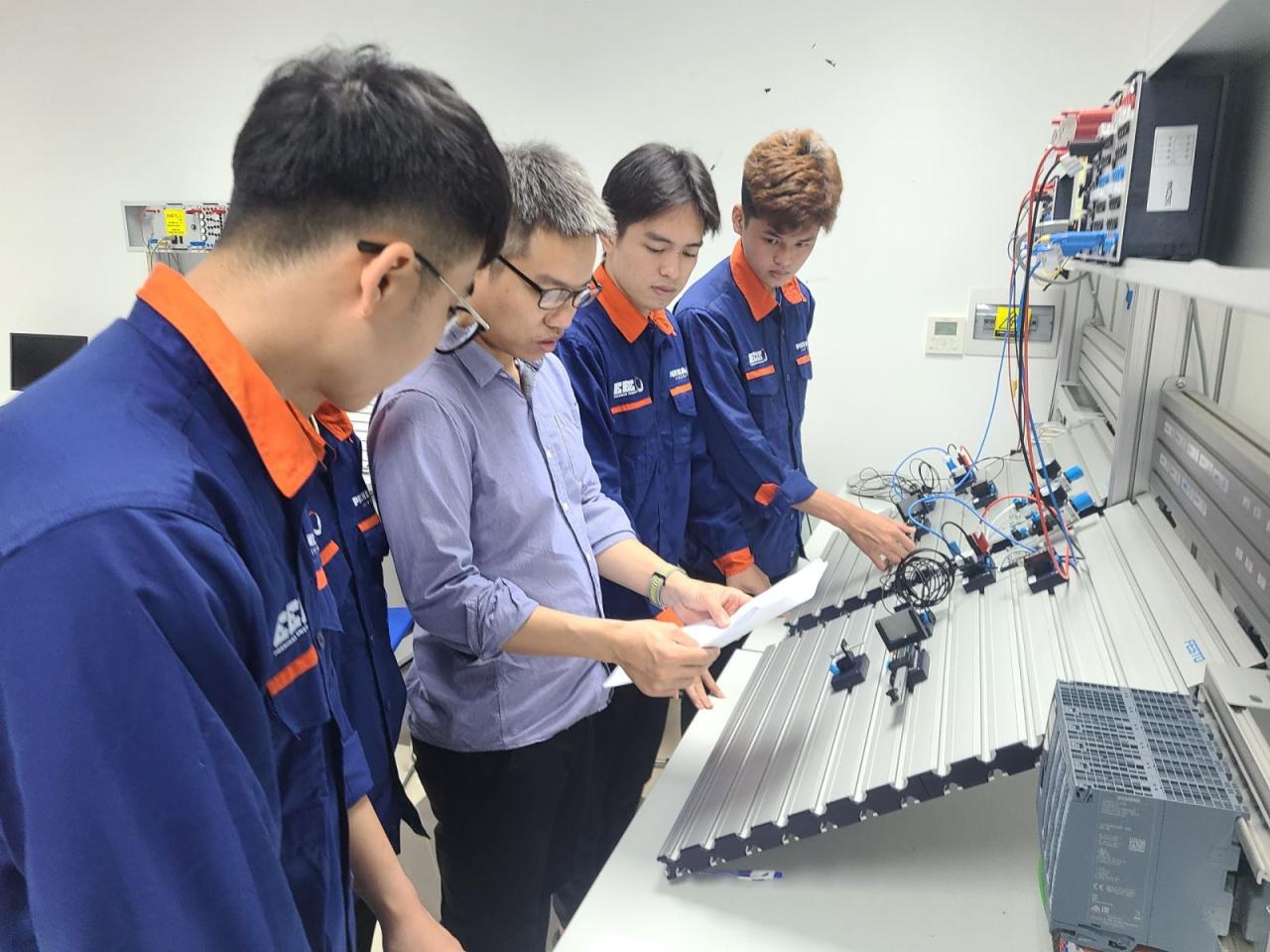 Những lưu ý khi dùng các sản phẩm có pin sạc lithium 1 Chú thích ảnh